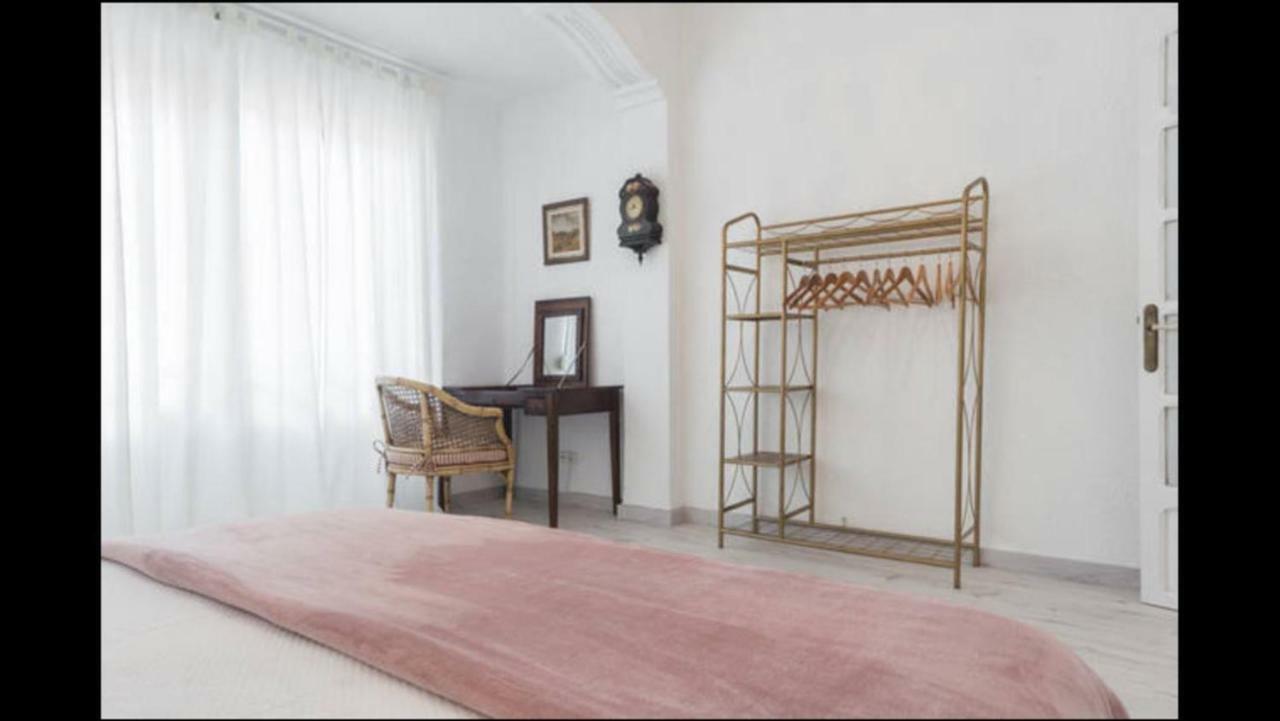 Reina Apartment Valencia Bagian luar foto