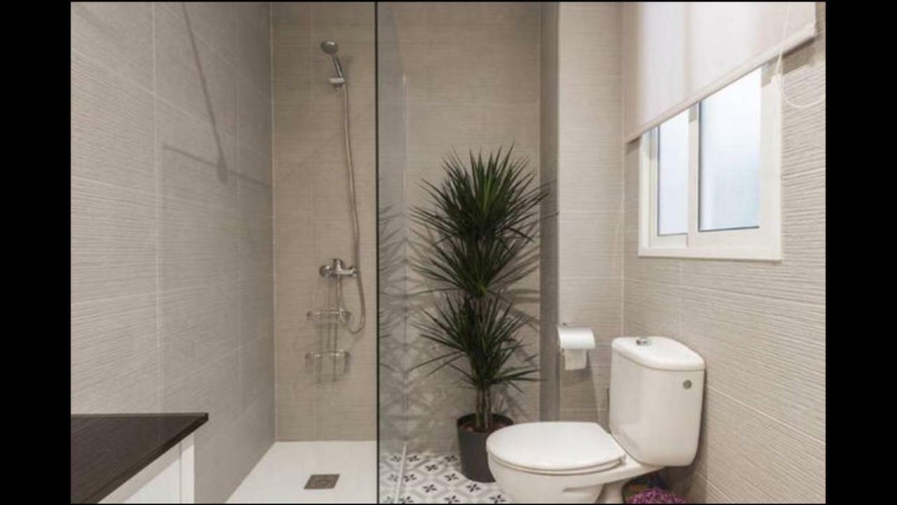 Reina Apartment Valencia Bagian luar foto