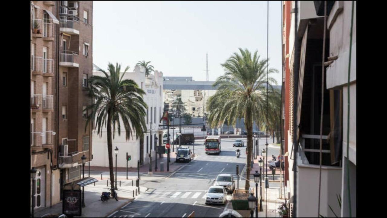 Reina Apartment Valencia Bagian luar foto